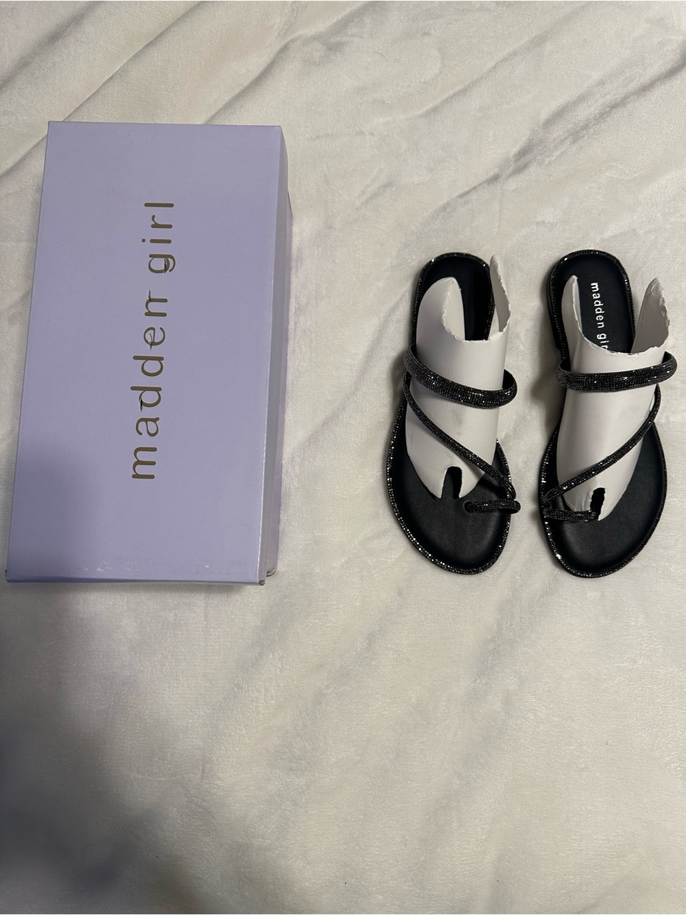 Madden Girl Black Glitter Strappy Toe-Loop Sandals